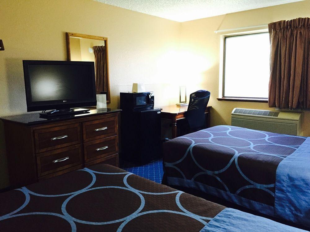 Hotel Super 8 By Wyndham 2*