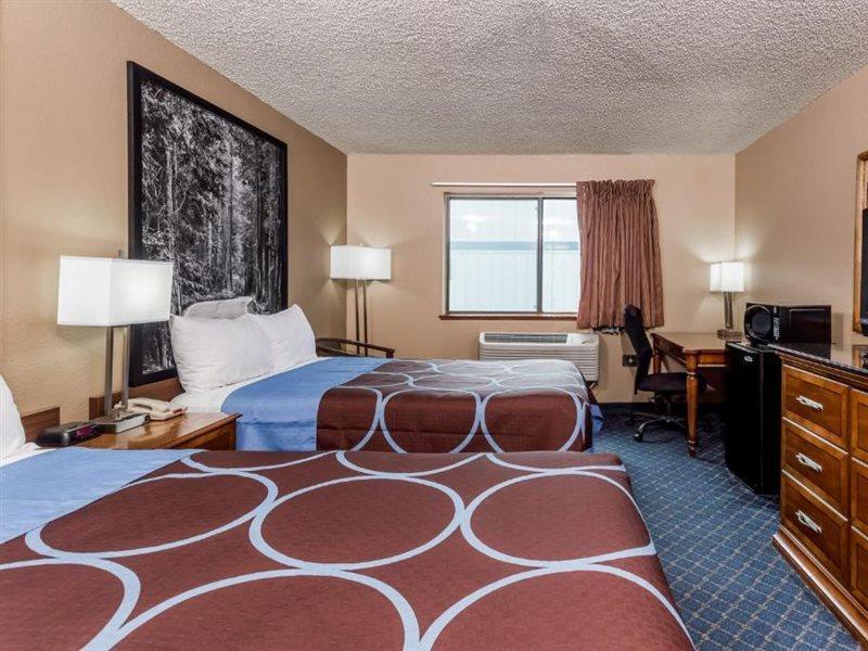Super 8 By Wyndham Hotel 2*