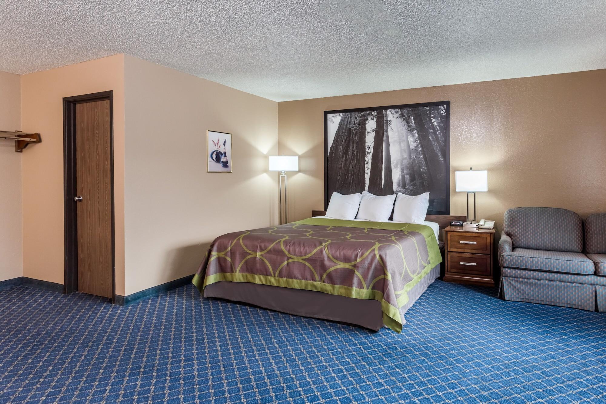 Super 8 By Wyndham Hotel