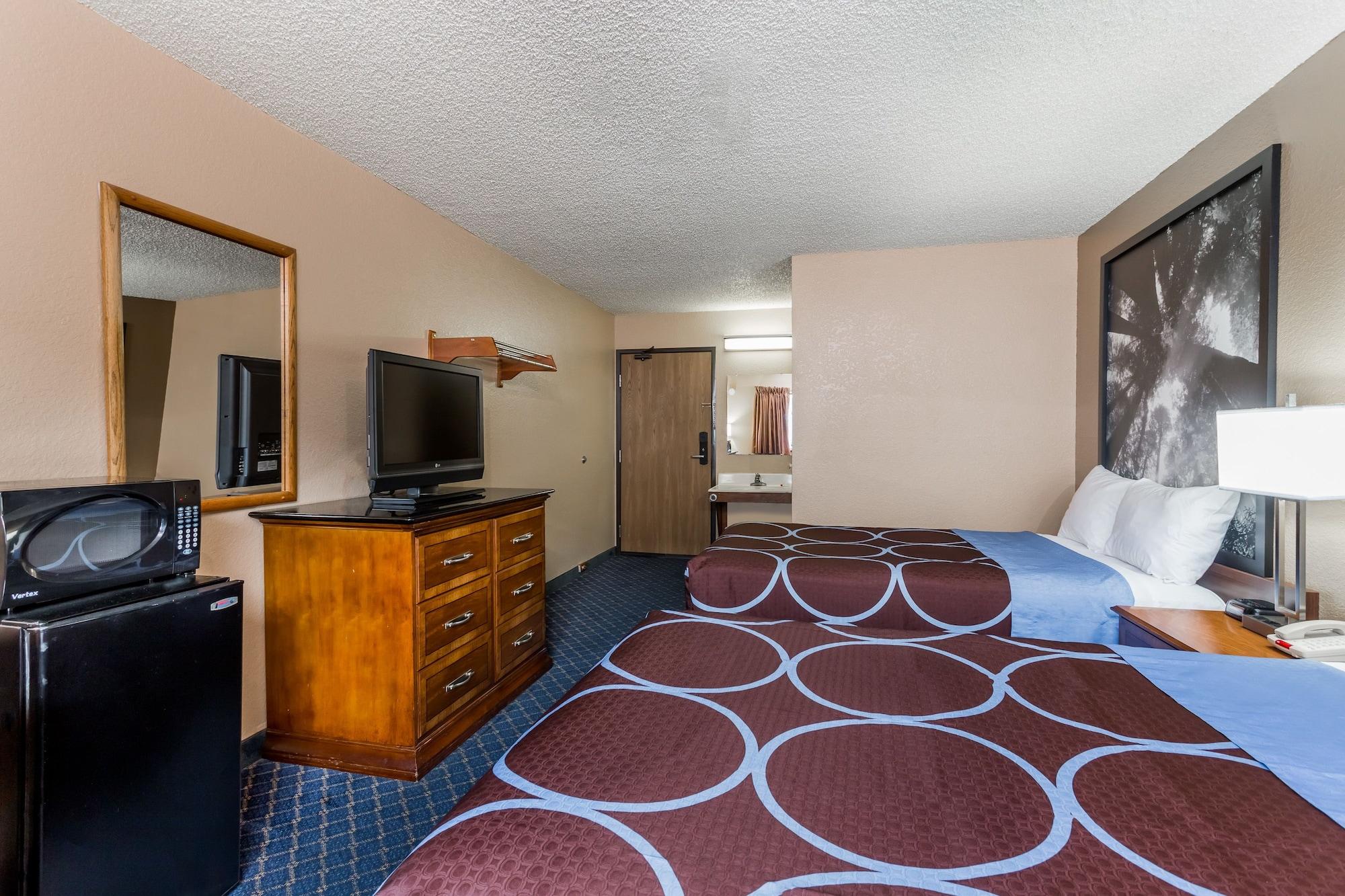 Super 8 By Wyndham Hotel