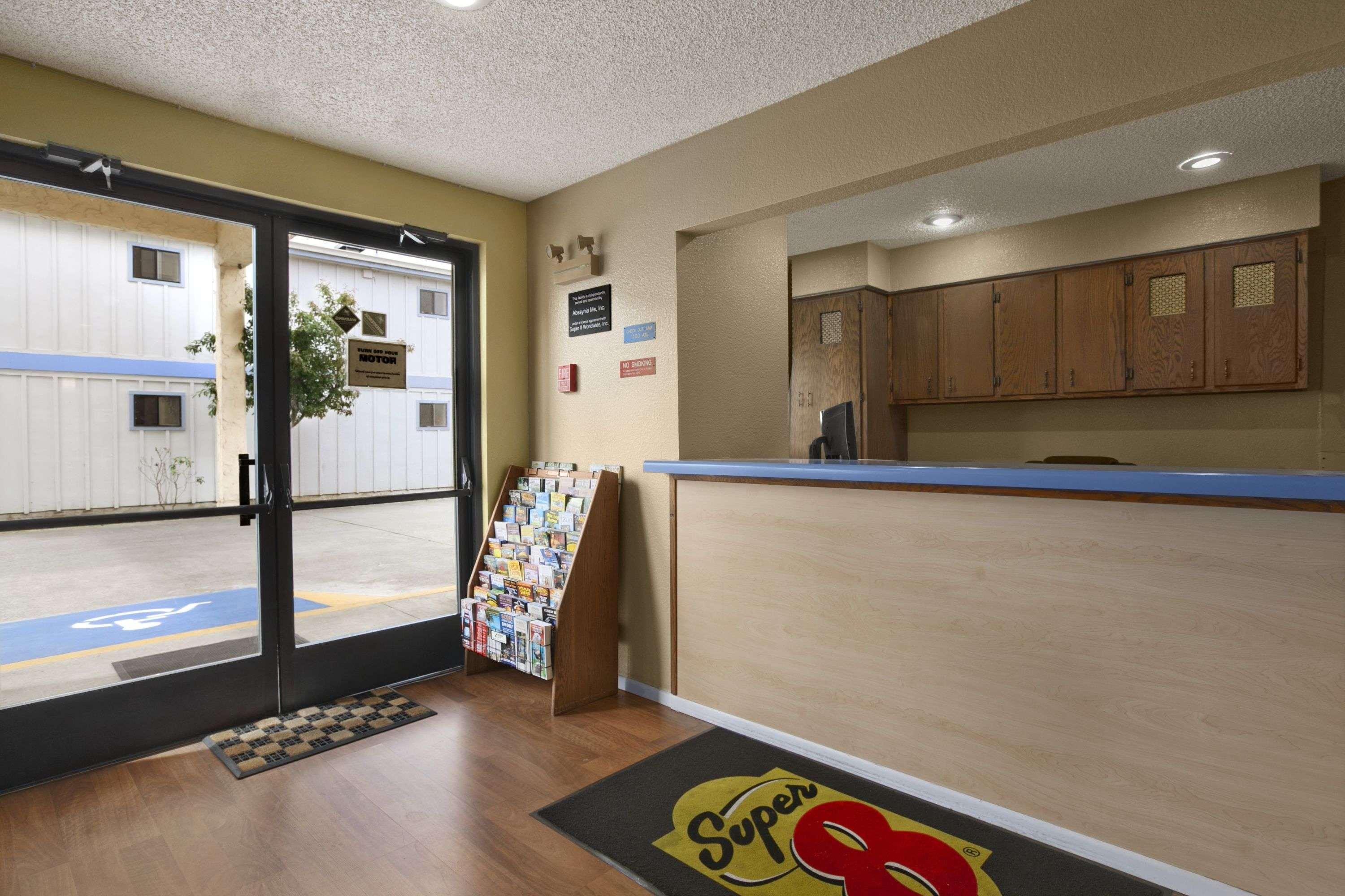 Super 8 By Wyndham Hotel